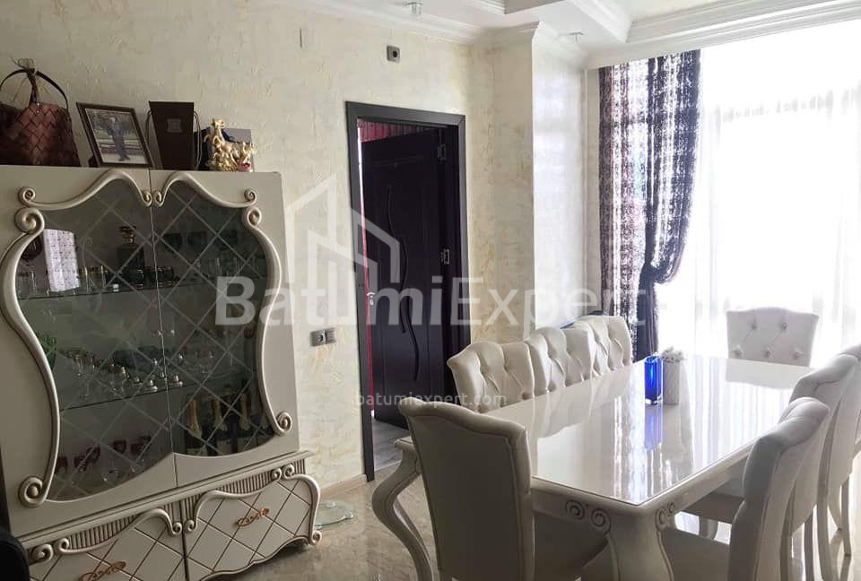 Квартира 85 м² - Петра Багратіоні, Батумі, Грузія