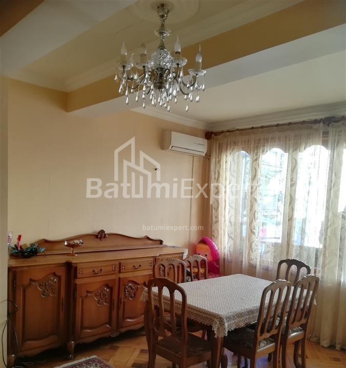 Квартира 90 м² - Зураба Горгiладзе, Батумі, Грузія
