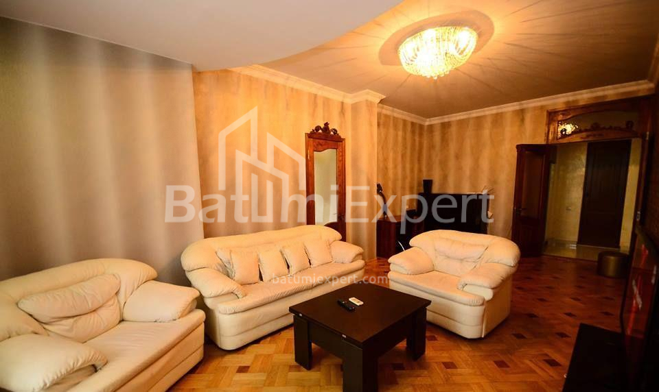 Квартира 95 м² - Ніко Піросмані, Батумі, Грузія
