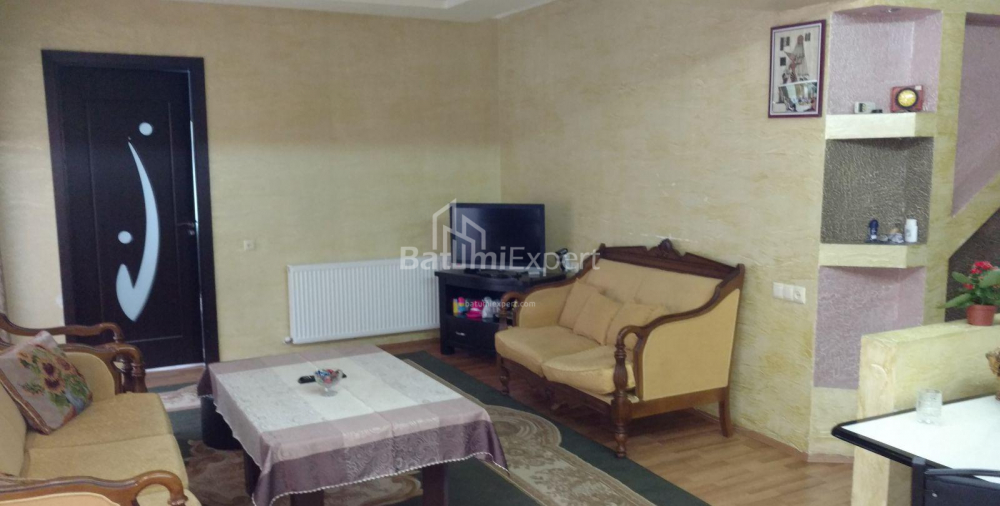 Квартира 106 м² - Зураба Горгiладзе, Батумі, Грузія