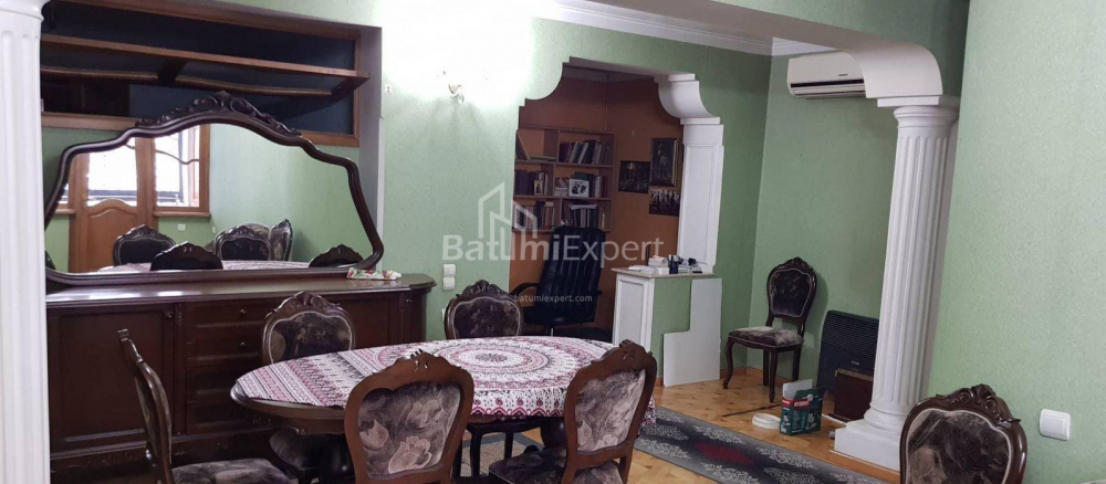 Квартира 90 м² - Вахтанга Горгасалі, Батумі, Грузія