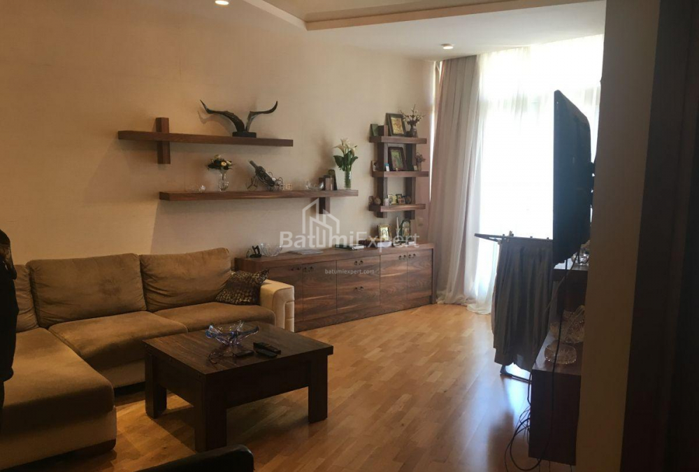 Квартира 75 м² - Вахтанга Горгасалі, Батумі, Грузія