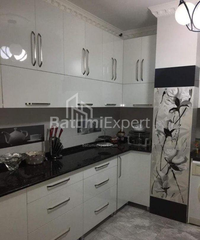 Квартира 100 м² - Юсуфа Кобаладзе, Батумі, Грузія