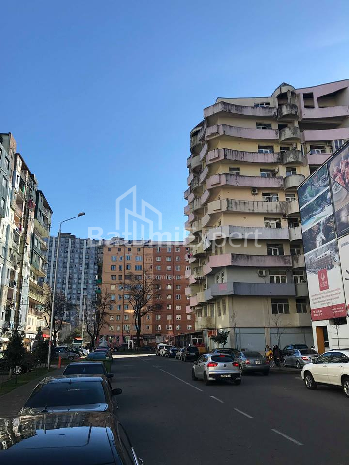 Квартира 380 м² - Зураба Горгiладзе, Батумі, Грузія