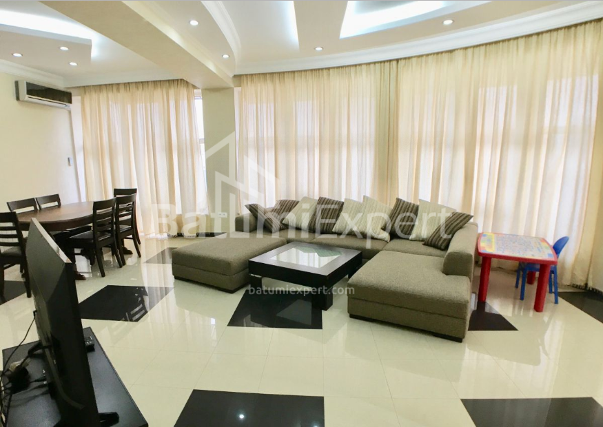 Квартира 160 м² - Зураба Горгiладзе, Батумі, Грузія