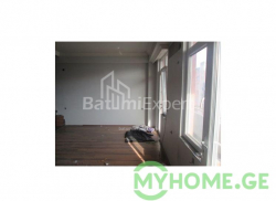 Квартира 3-комн 74 м² - Зураба Горгiладзе, Батумі