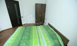 Квартира 3-комн 83 м² - Зураба Горгiладзе, Батумі