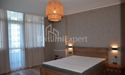 Квартира 2-комн 82 м² - Ніко Піросмані, Батумі