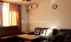 Квартира 2-комн 67 м² - Петра Мелiкiшвiлi, Батумі