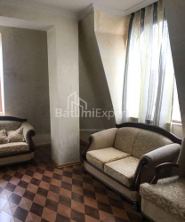Квартира 3-комн 70 м² - Вахтанга Горгасалі, Батумі
