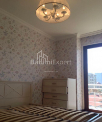 Квартира 4-комн 116 м² - Вахтанга Горгасалі, Батумі