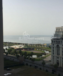 Квартира 3-комн 67 м² - Зураба Горгiладзе, Батумі
