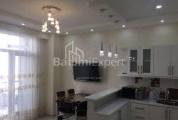 Квартира 3-комн 67 м² - Зураба Горгiладзе, Батумі