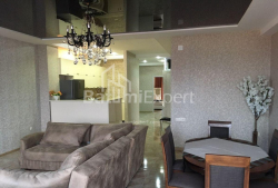 Квартира 4-комн 112 м² - Шерифа Хімшіашвілі, Батумі