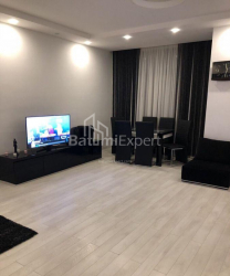 Квартира 2-комн 90 м² - Вахтанга Горгасалі, Батумі
