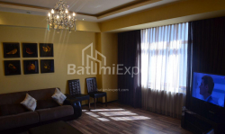 Квартира 3-комн 84 м² - Іллі Чавчавадзе, Батумі
