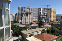 Квартира 3-комн 73 м² - Ангiса, Батумі