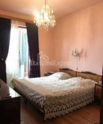 Квартира 3-комн 150 м² - Генерала Аслана Абашидзе, Батумі