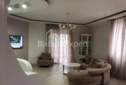 Квартира 3-комн 113 м² - Юр'ївська, Батумі