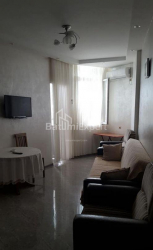 Квартира 2-комн 33 м² - Зураба Горгiладзе, Батумі