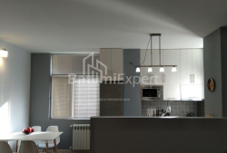 Квартира 3-комн 80 м² - Oлександра Пушкiна, Батумі