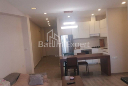 Квартира 3-комн 92 м² - Зураба Горгiладзе, Батумі
