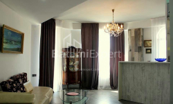 Квартира 3-комн 65 м² - Руставелі, Батумі