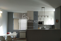 Квартира 3-комн 80 м² - Oлександра Пушкiна, Батумі