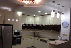 Квартира 6-комн 152 м² - Зураба Горгiладзе, Батумі