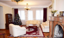 Квартира 3-комн 82 м² - Галактiона Табiдзе, Батумі