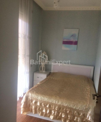 Квартира 3-комн 61 м² - Нiколоза Бараташвiлi, Батумі