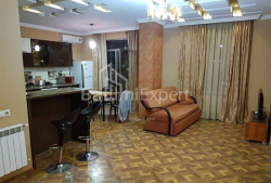 Квартира 3-комн 75 м² - Вахтанга Горгасалі, Батумі