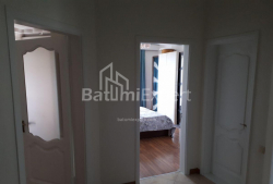 Квартира 3-комн 87 м² - Михайла Лермонтова, Батумі