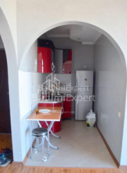 Квартира 3-комн 80 м² - Oлександра Пушкiна, Батумі