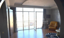 Квартира 3-комн 80 м² - Oлександра Пушкiна, Батумі