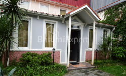 Квартира 3-комн 75 м² - Юр'ївська, Батумі