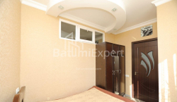Квартира 3-комн 53 м² - Петра Багратіоні, Батумі