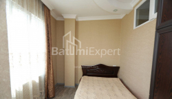 Квартира 3-комн 53 м² - Петра Багратіоні, Батумі
