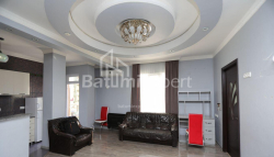 Квартира 3-комн 53 м² - Петра Багратіоні, Батумі