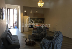 Квартира 3-комн 85 м² - Зураба Горгiладзе, Батумі