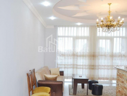 Квартира 3-комн 60 м² - Oлександра Пушкiна, Батумі