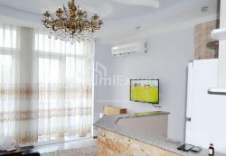 Квартира 3-комн 60 м² - Oлександра Пушкiна, Батумі