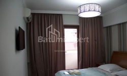 Квартира 2-комн 60 м² - Зураба Горгiладзе, Батумі