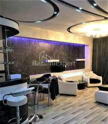 Квартира 3-комн 97 м² - Юр'ївська, Батумі