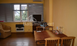 Квартира 3-комн 61 м² - Михайла Лермонтова, Батумі