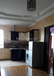 Квартира 2-комн 44 м² - Зураба Горгiладзе, Батумі