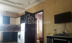 Квартира 2-комн 44 м² - Зураба Горгiладзе, Батумі