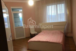 Квартира 3-комн 70 м² - Зураба Горгiладзе, Батумі