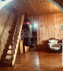 Квартира 5-комн 150 м² - Генерала Аслана Абашидзе, Батумі