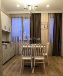 Квартира 2-комн 50 м² - Зураба Горгiладзе, Батумі